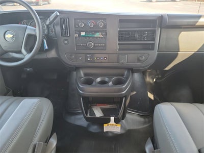 2025 Chevrolet Express Cutaway 3500 1WT