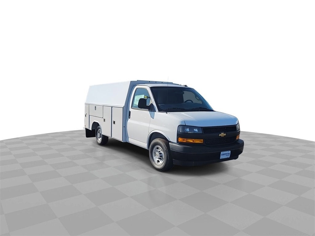 2025 Chevrolet Express Cutaway 3500 1WT