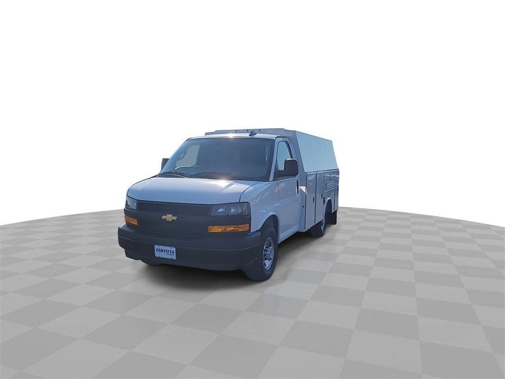 2025 Chevrolet Express Cutaway 3500 1WT