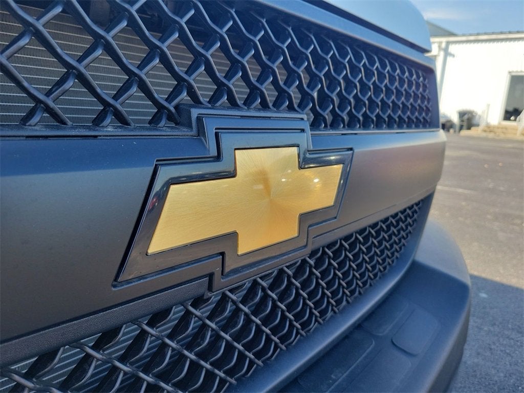 2025 Chevrolet Express Cutaway 3500 1WT