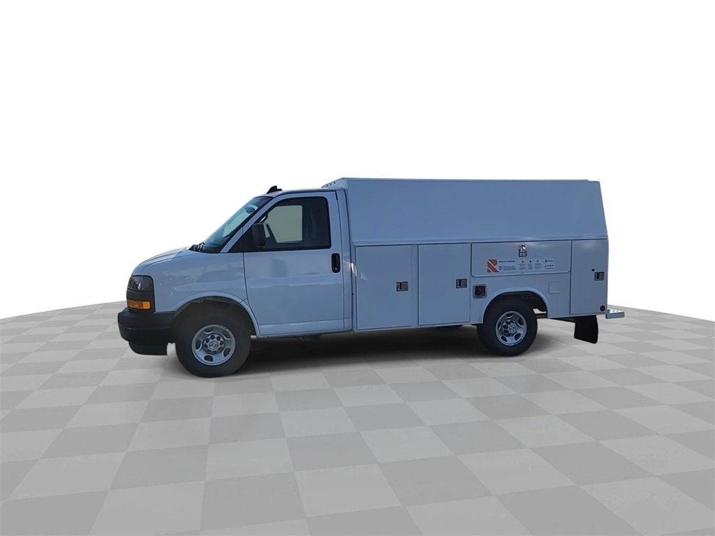 2025 Chevrolet Express Cutaway 3500 1WT