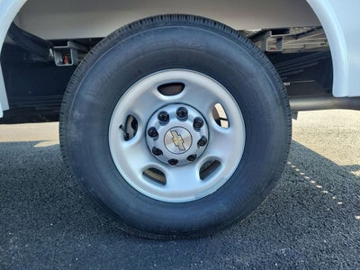 2025 Chevrolet Express Cutaway 3500 1WT