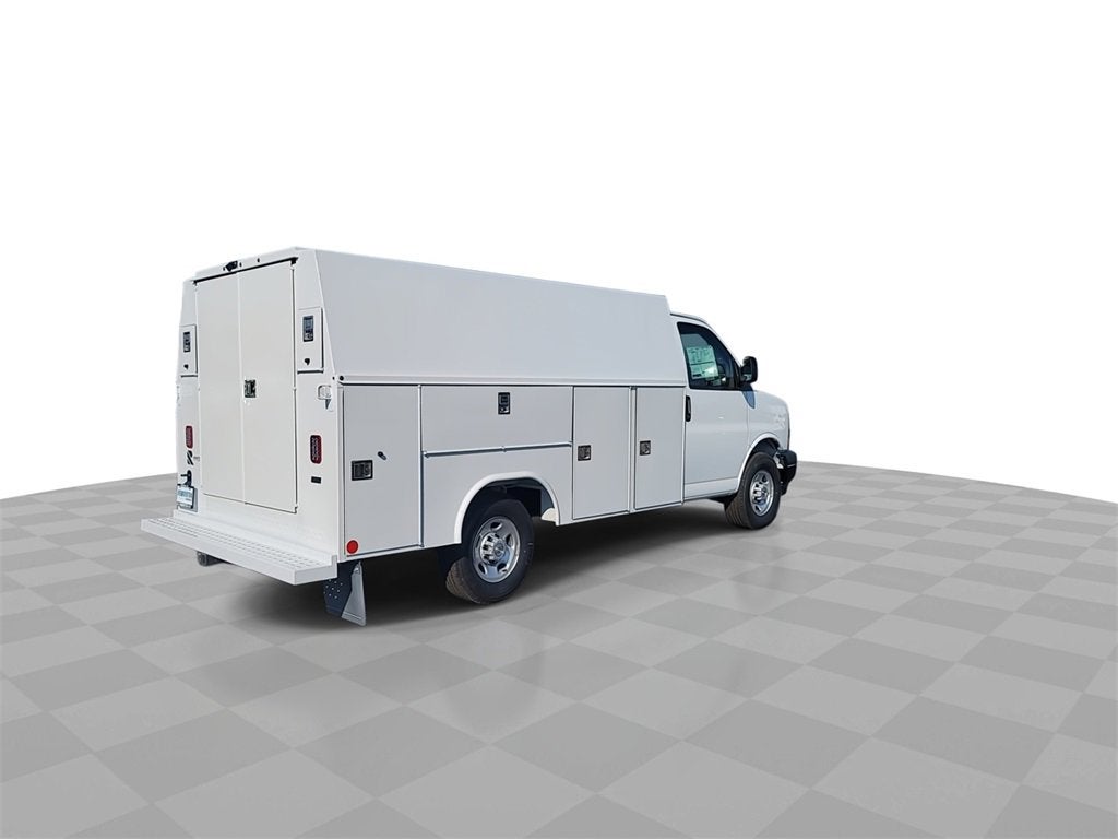 2025 Chevrolet Express Cutaway 3500 1WT
