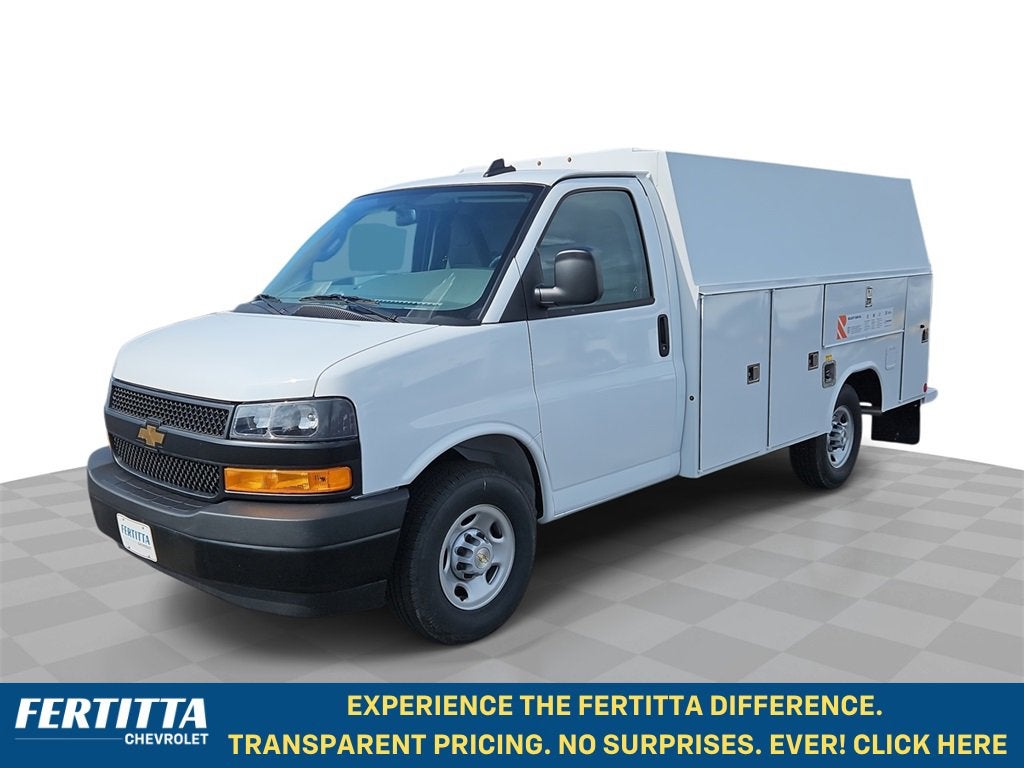 2025 Chevrolet Express Cutaway 3500 1WT