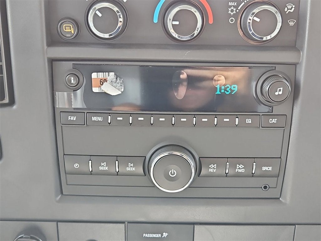 2025 Chevrolet Express Cutaway 3500 1WT