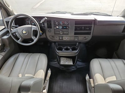 2025 Chevrolet Express Cutaway 3500 1WT