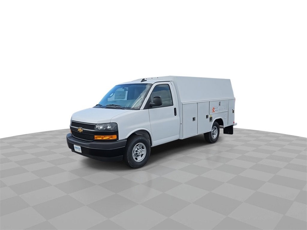 2025 Chevrolet Express Cutaway 3500 1WT