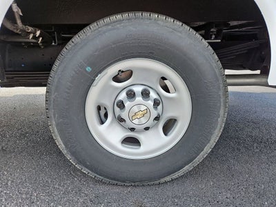 2025 Chevrolet Express Cutaway 3500 1WT