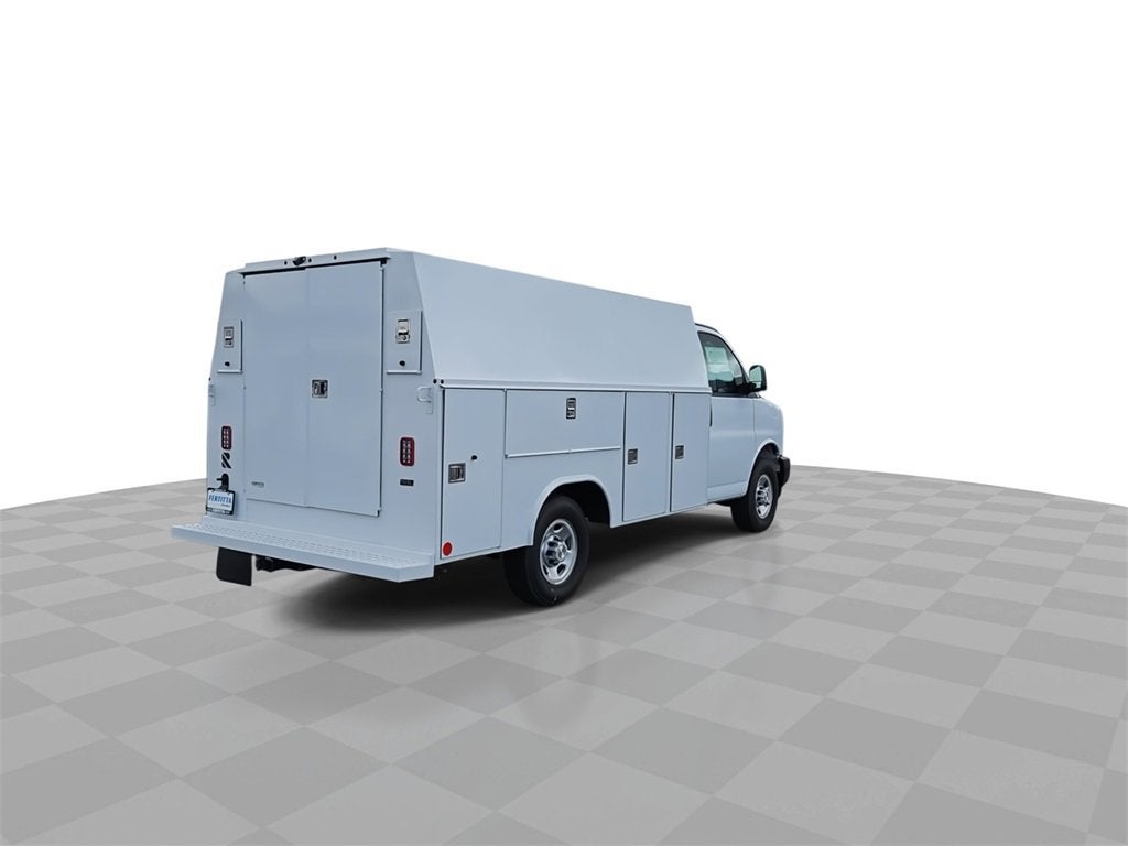 2025 Chevrolet Express Cutaway 3500 1WT