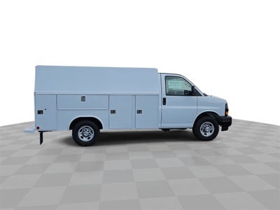 2025 Chevrolet Express Cutaway 3500 1WT