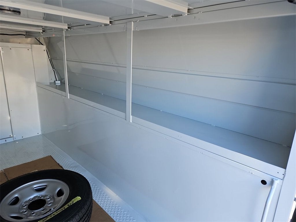 2025 Chevrolet Express Cutaway 3500 1WT