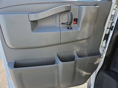 2025 Chevrolet Express Cutaway 3500 1WT