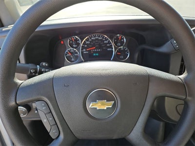 2025 Chevrolet Express Cutaway 3500 1WT