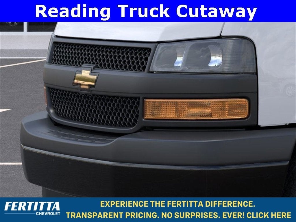 2025 Chevrolet Express Cutaway 3500 1WT
