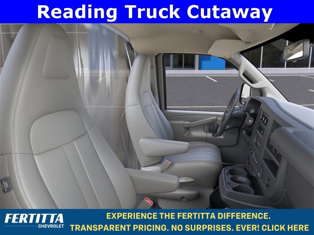 2025 Chevrolet Express Cutaway 3500 1WT