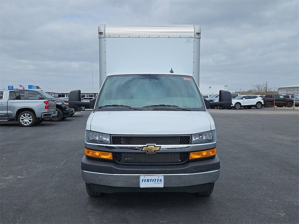 2025 Chevrolet Express Cutaway 3500 1WT