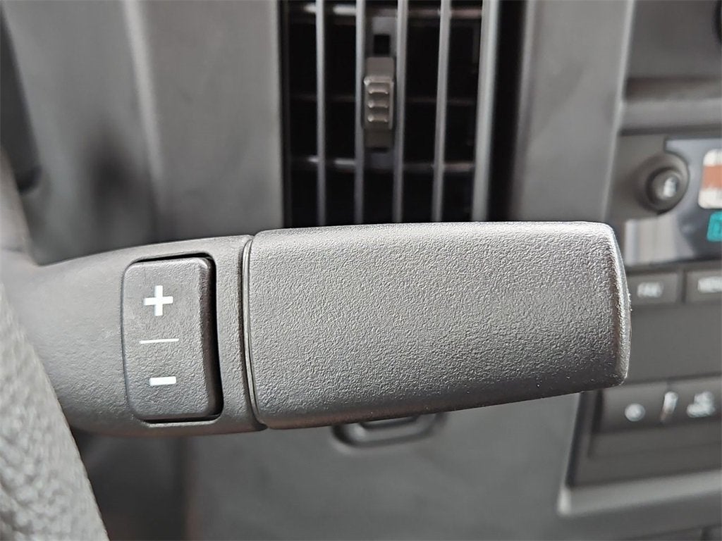 2025 Chevrolet Express Cutaway 3500 1WT