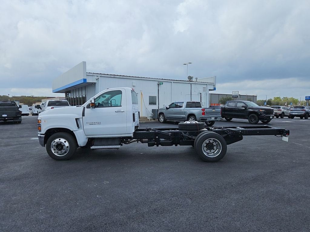 2024 Chevrolet Silverado 5500 HD Work Truck