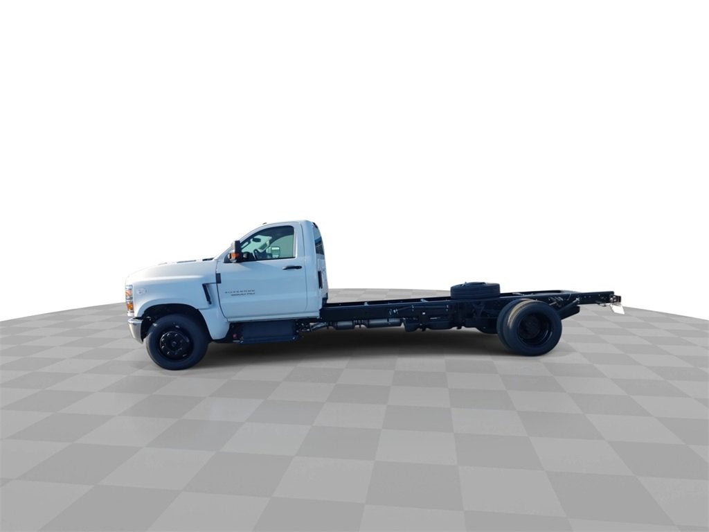 2024 Chevrolet Silverado 6500 HD Work Truck
