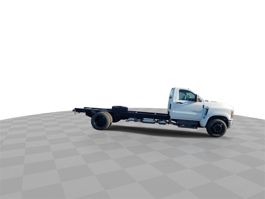 2024 Chevrolet Silverado 6500 HD Work Truck
