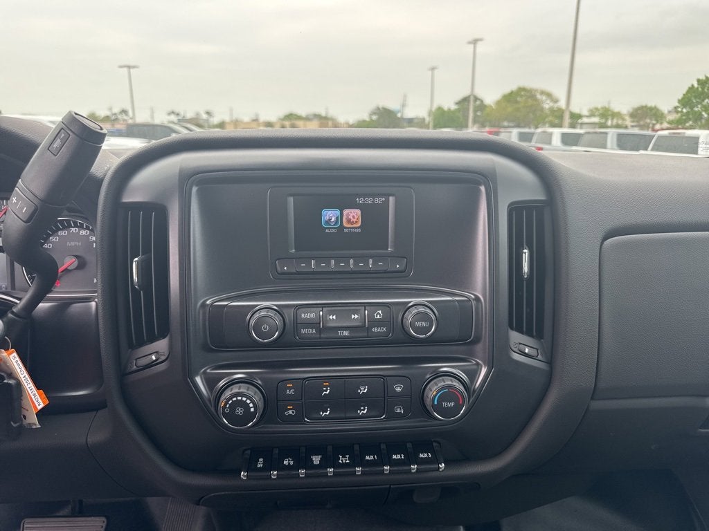 2024 Chevrolet Silverado 5500 HD Work Truck