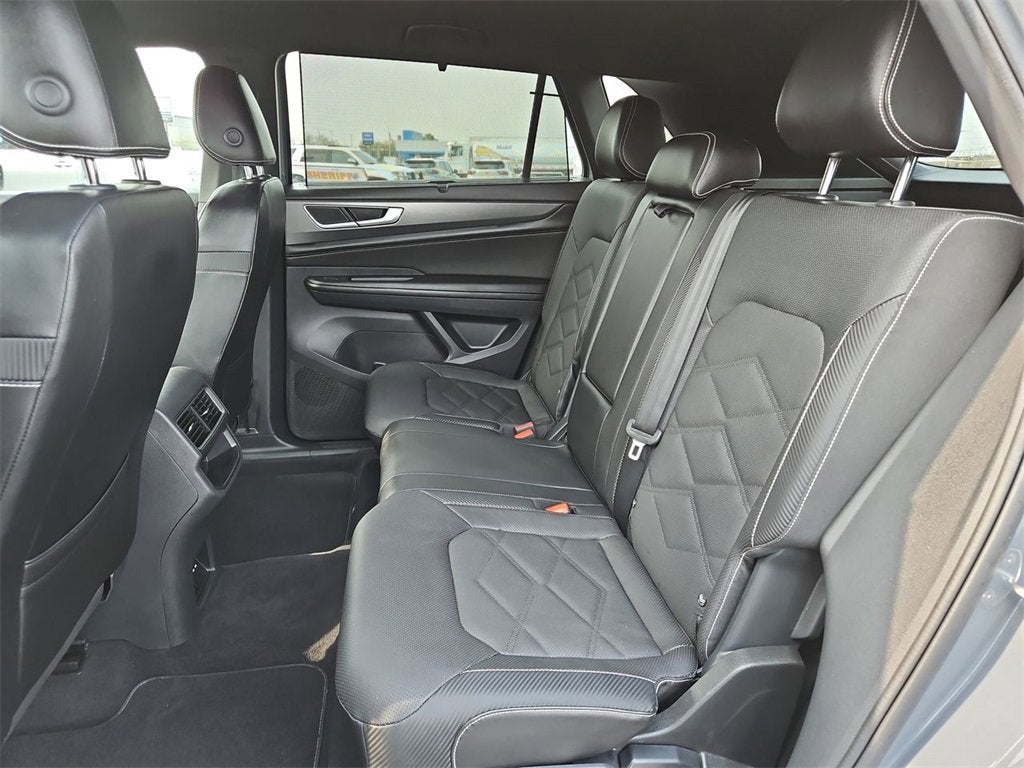 2024 Volkswagen Atlas Cross Sport 2.0T SE w/Technology