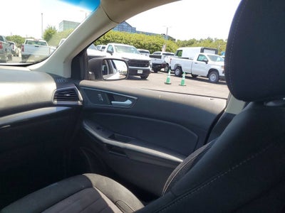 2020 Ford Edge SE