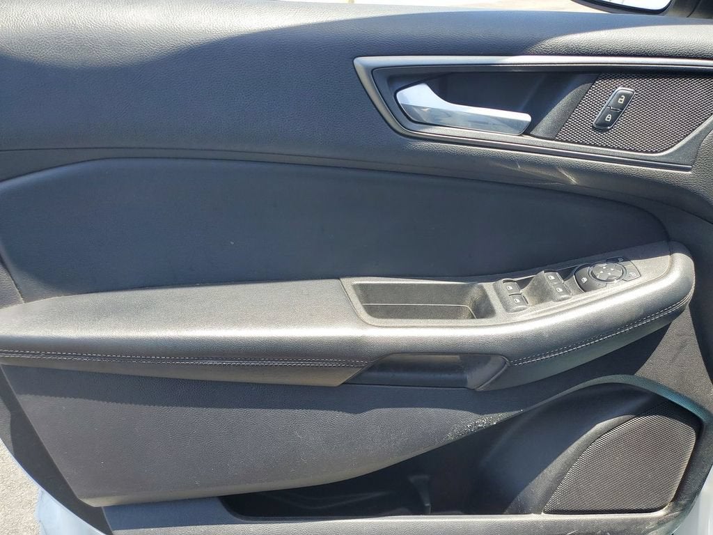 2020 Ford Edge SE