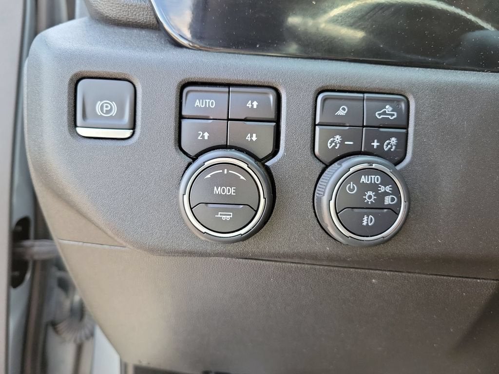 2024 Chevrolet Silverado 3500HD LTZ - Photo 18