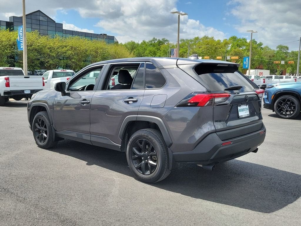 2023 Toyota RAV4 LE