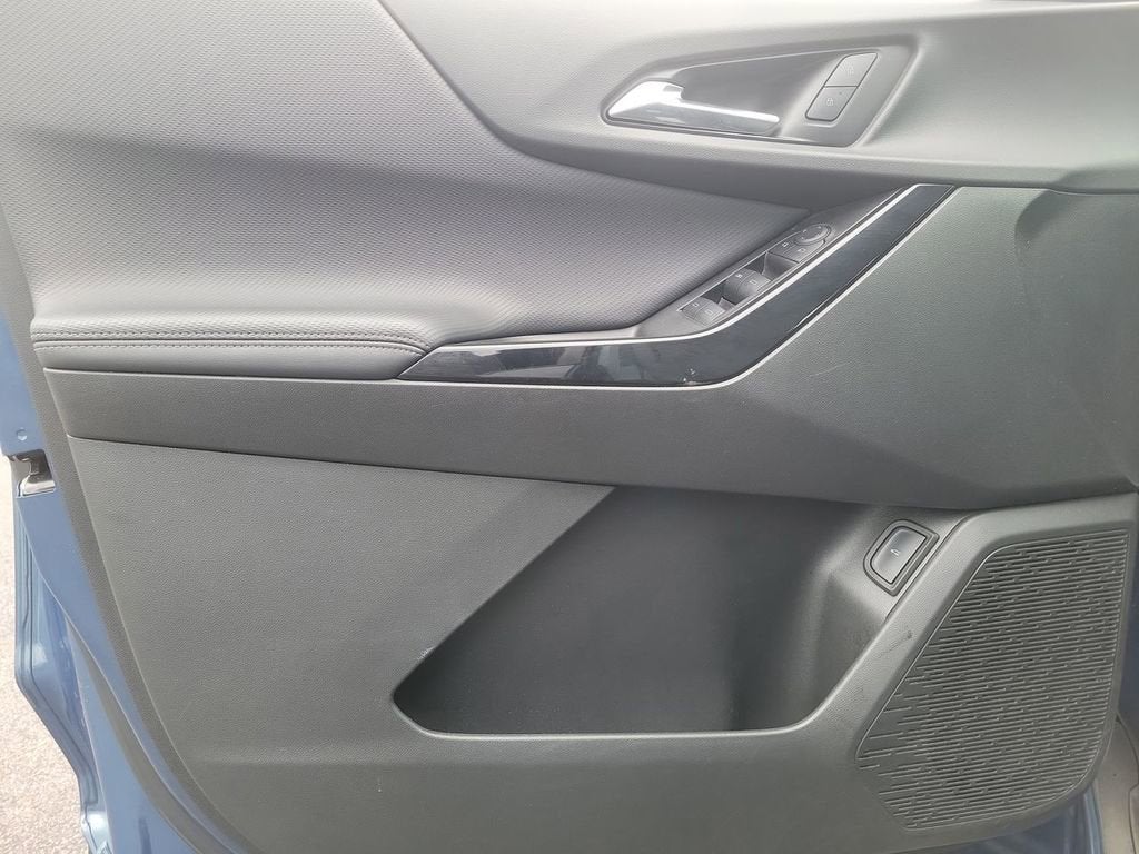 2025 Chevrolet Equinox LT - Photo 22