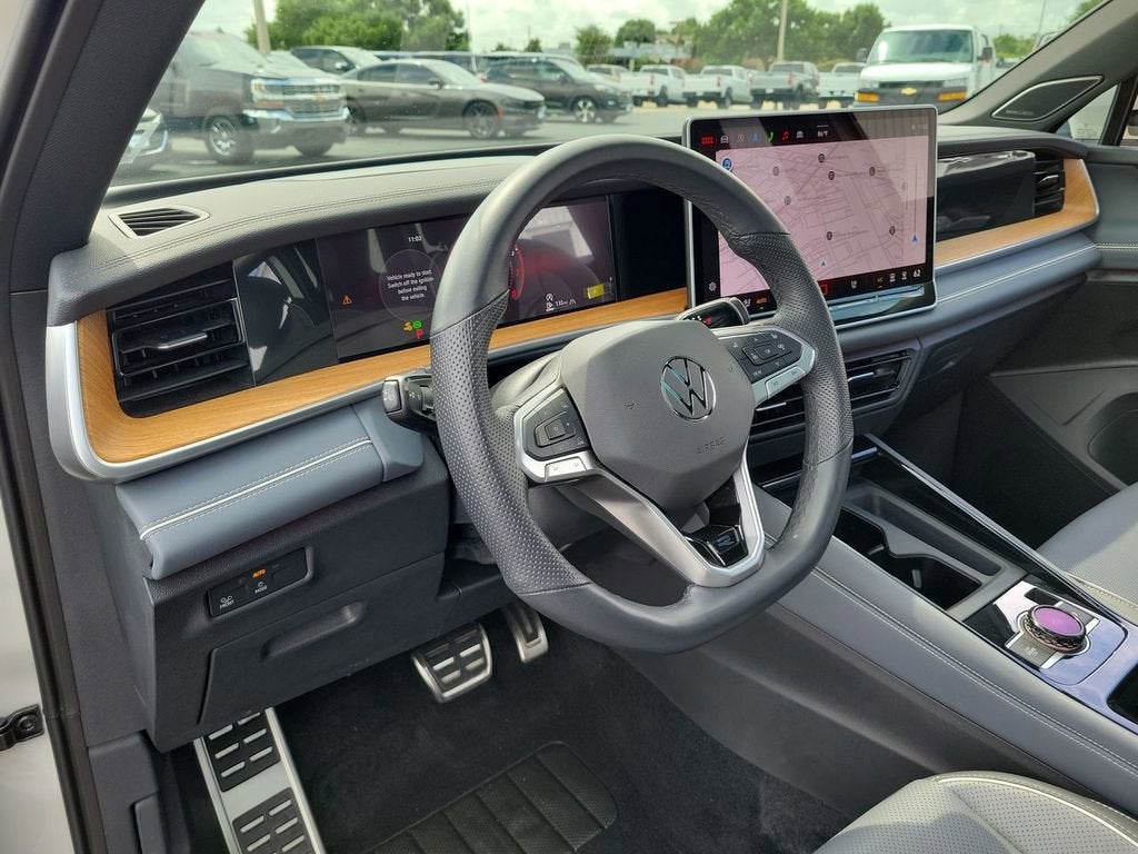 2025 Volkswagen Tiguan 2.0T SEL R-Line