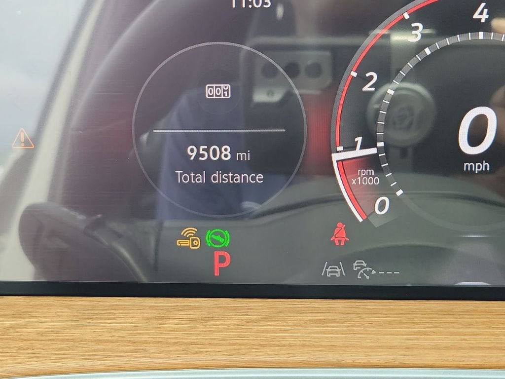 2025 Volkswagen Tiguan 2.0T SEL R-Line