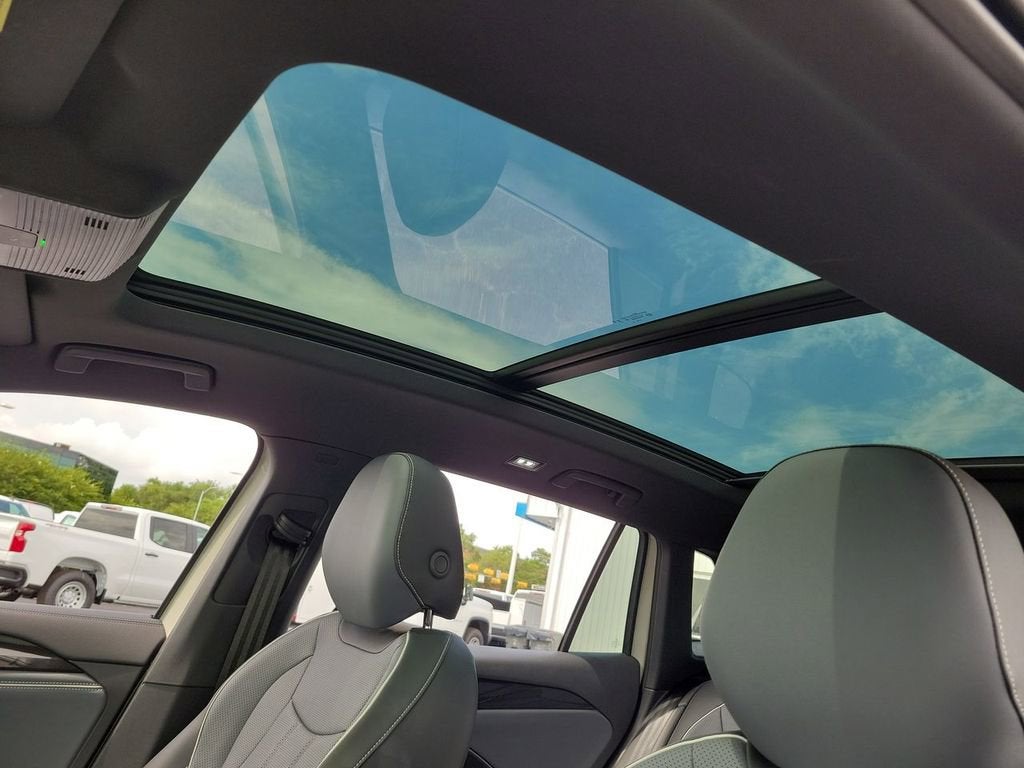 2025 Volkswagen Tiguan 2.0T SEL R-Line