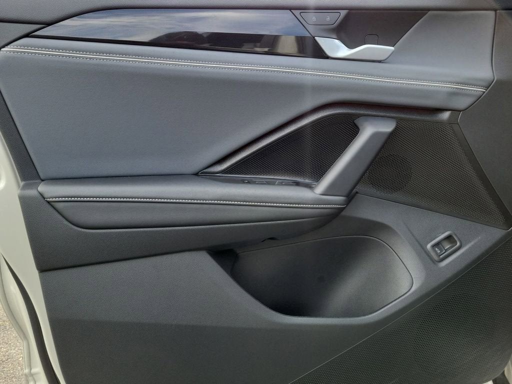 2025 Volkswagen Tiguan 2.0T SEL R-Line
