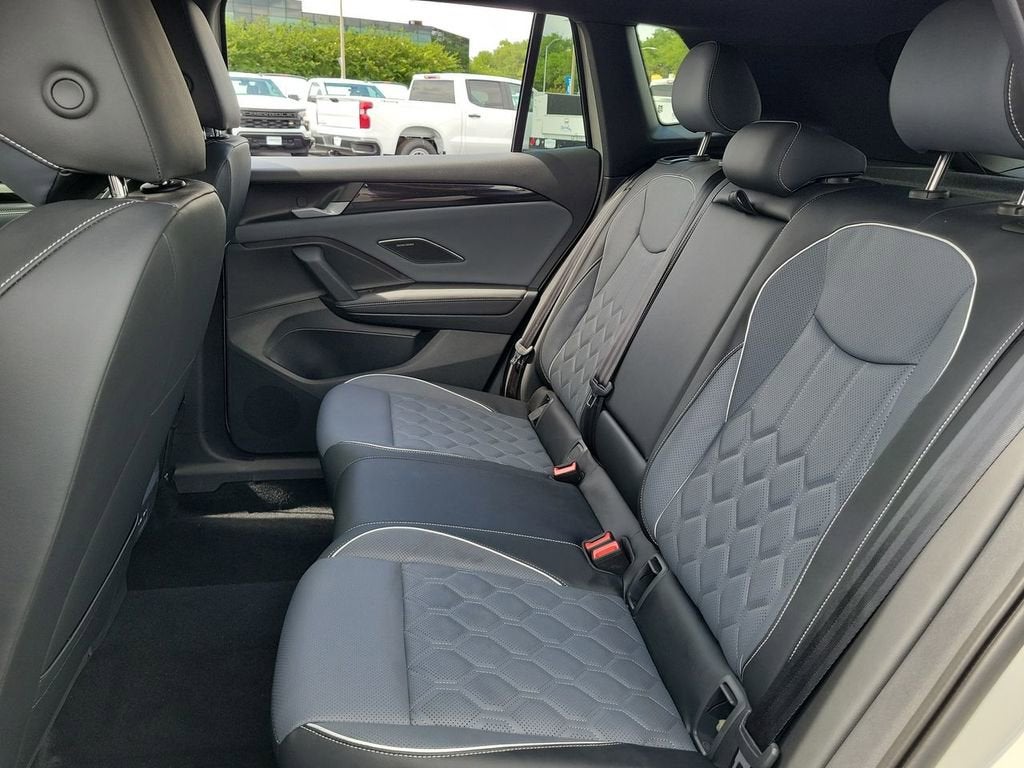 2025 Volkswagen Tiguan 2.0T SEL R-Line