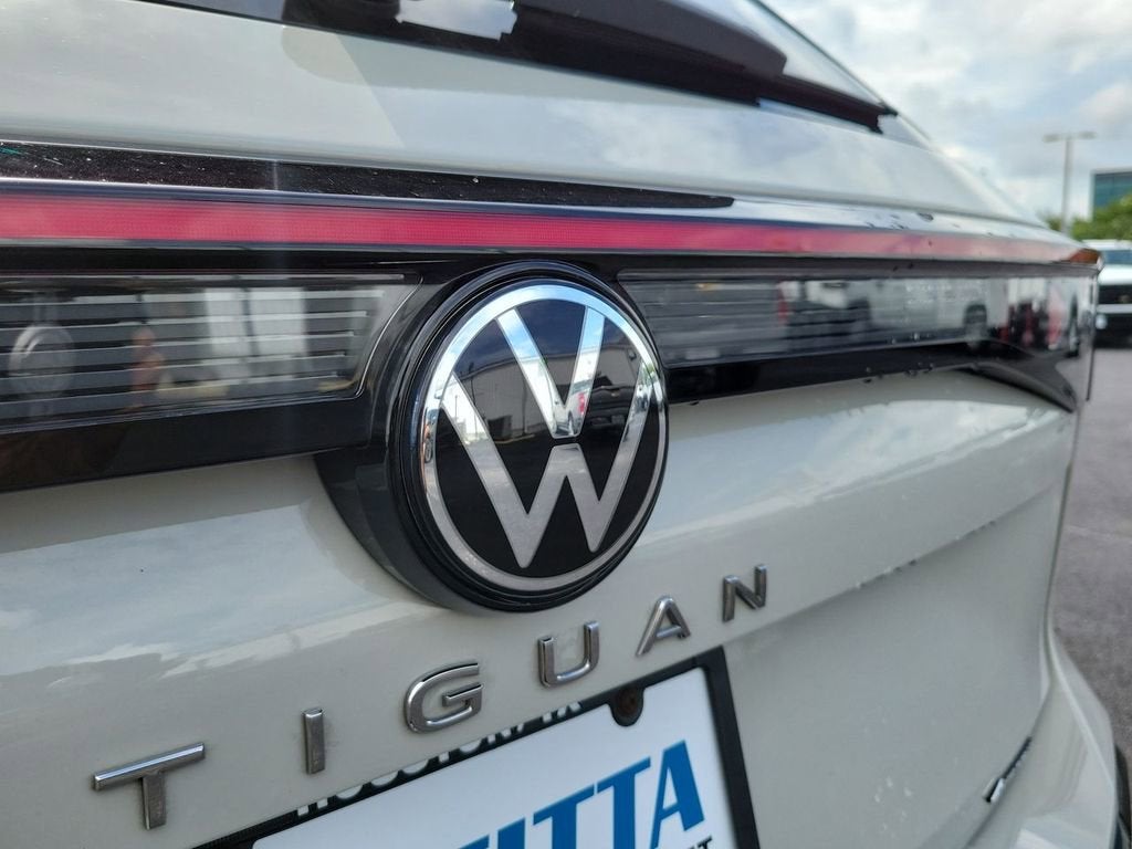 2025 Volkswagen Tiguan 2.0T SEL R-Line
