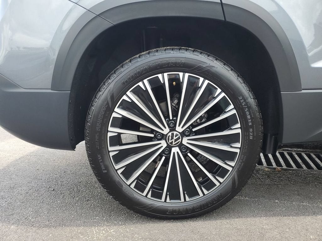 2025 Volkswagen Taos 1.5T SE