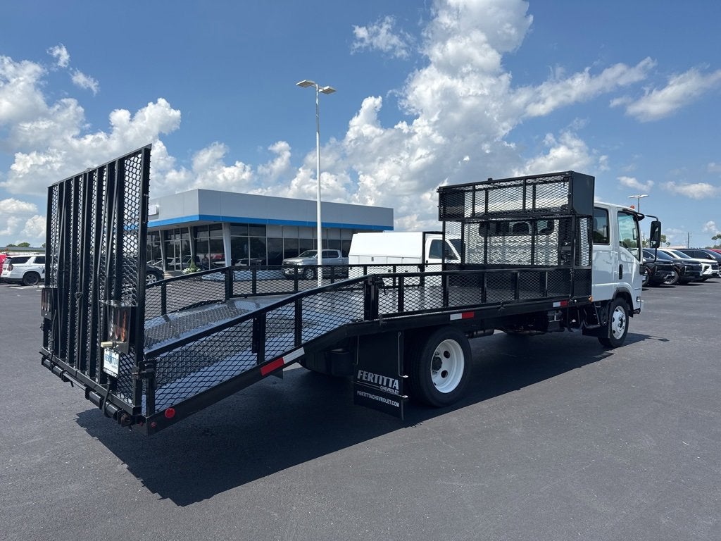 2024 Chevrolet Low Cab Forward 4500 2WD Crew Cab 176"