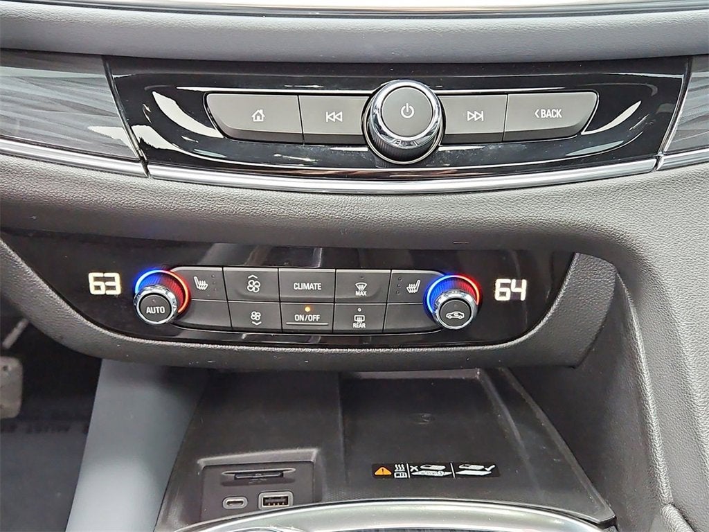 2023 Buick Enclave Essence