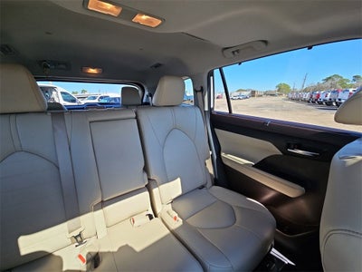 2022 Toyota Highlander XLE