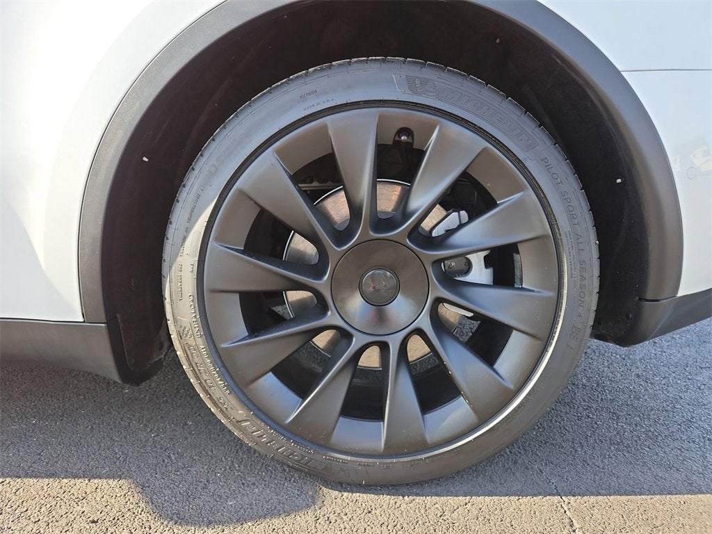 2021 Tesla Model Y Standard Range Rear-Wheel Drive