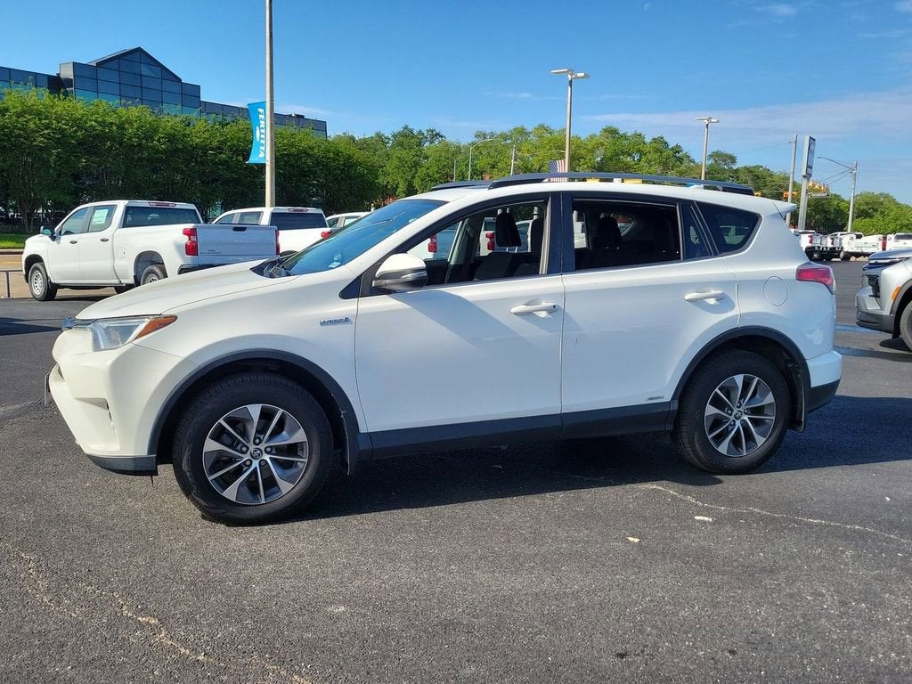 2017 Toyota RAV4 Hybrid XLE