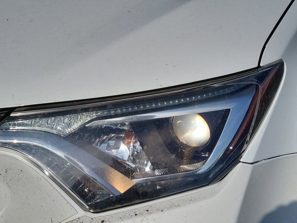 2017 Toyota RAV4 Hybrid XLE