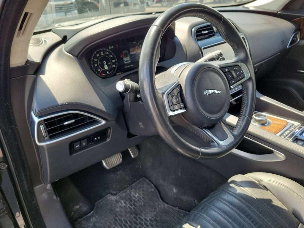 2019 Jaguar F-PACE 30t Portfolio