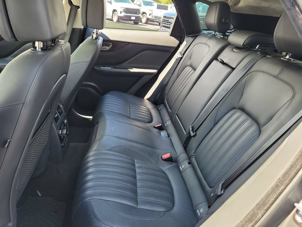 2019 Jaguar F-PACE 30t Portfolio