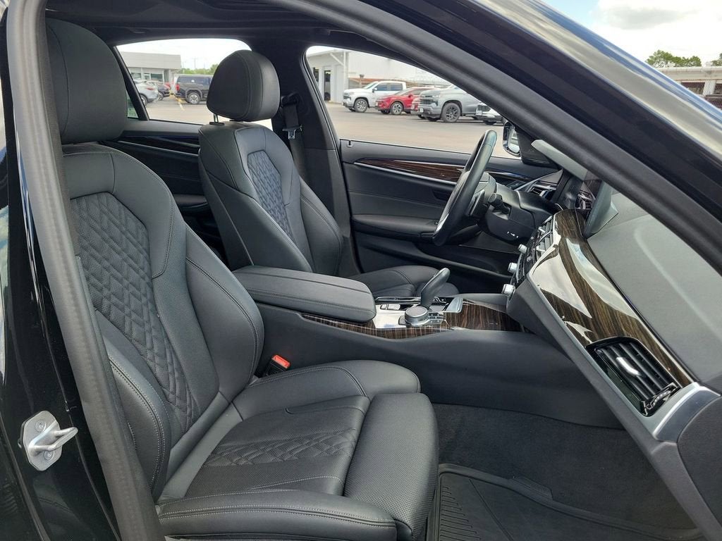2023 BMW 530 i