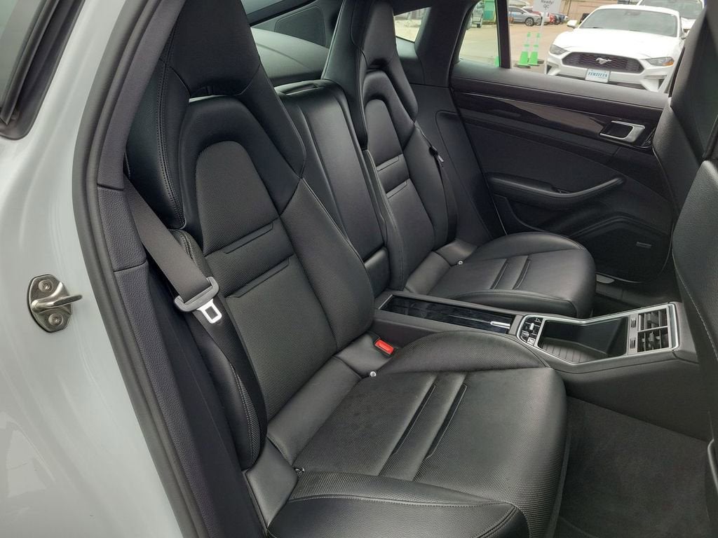 2019 Porsche Panamera 4