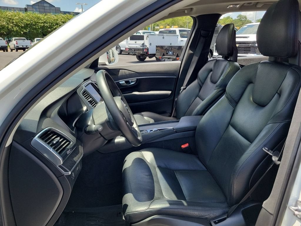 2020 Volvo XC90 T6 Momentum 7 Passenger