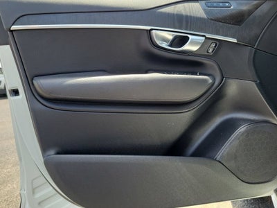 2020 Volvo XC90 T6 Momentum 7 Passenger
